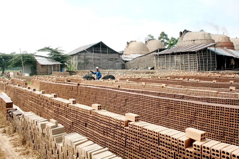 lang nghe gach an giang 1